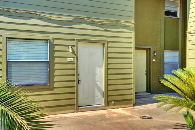 APT-109 - 303 W 40 Th St, Condo with 2 bedrooms, 1 bathrooms and 2 parking in Austin TX | Image 8