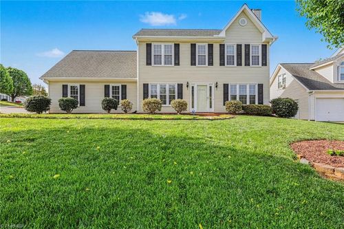 5601 Wellsley Dr W, Greensboro, NC, 27407-5462 | Card Image