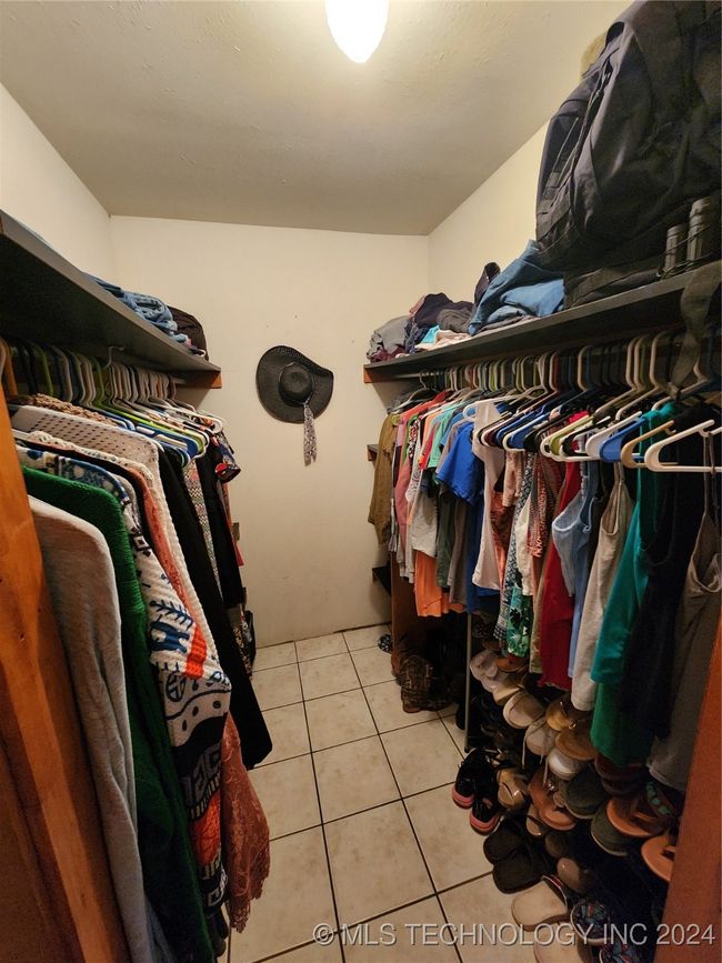 master his/hers closet | Image 47