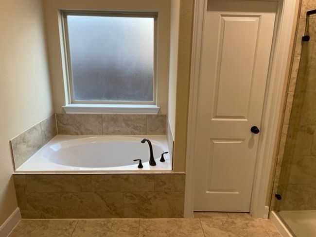 18231 Willow Edge Dr, House other with 4 bedrooms, 3 bathrooms and 2 parking in Tomball TX | Image 10