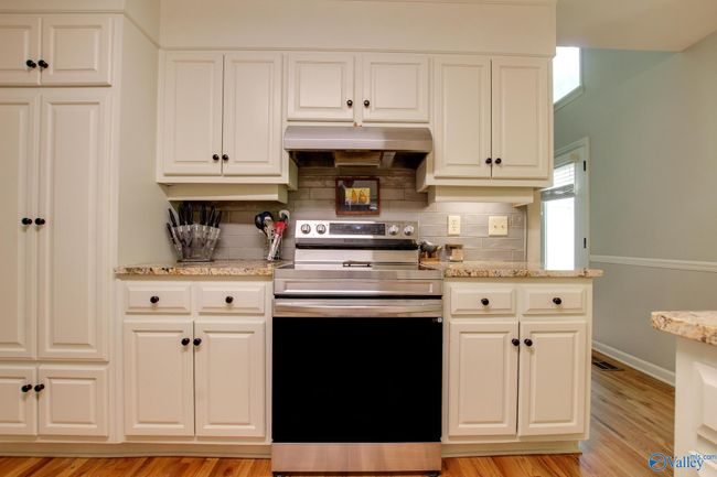 2806 Wisteria Pl Se, House other with 5 bedrooms, 4 bathrooms and null parking in Decatur AL | Image 5