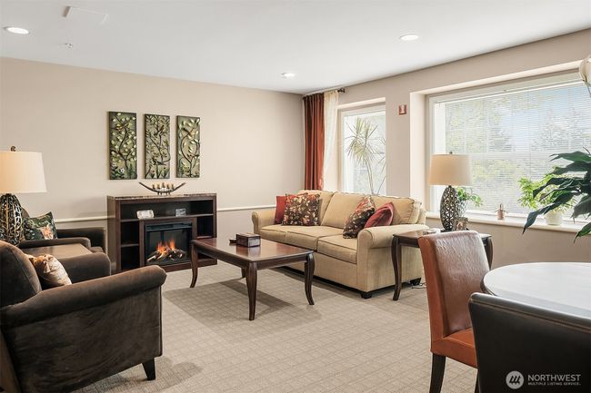 Rainier Building Common Room | Image 26