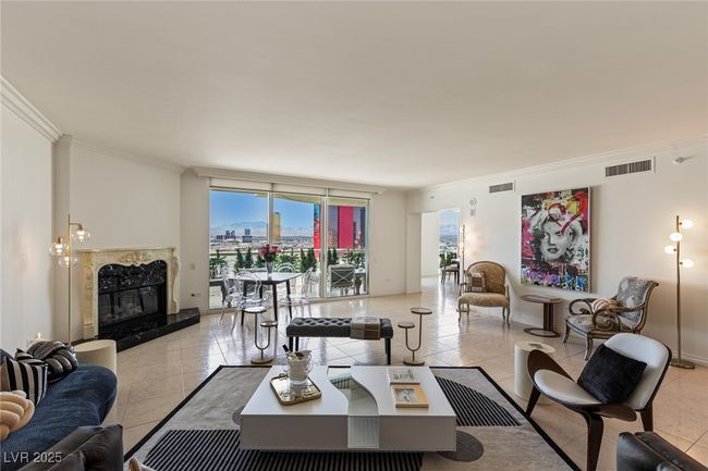 UNIT-2502 - 2877 Paradise Rd, Home with 3 bedrooms, 3 bathrooms and 1 parking in Las Vegas NV | Image 6
