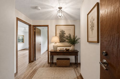 318-4400 36th Ave N, Robbinsdale, MN, 55422-2186 | Card Image
