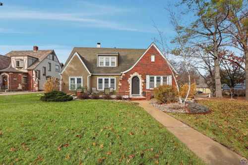 1303 Sw Pembroke Ln, Topeka, KS, 66604-2534 | Card Image