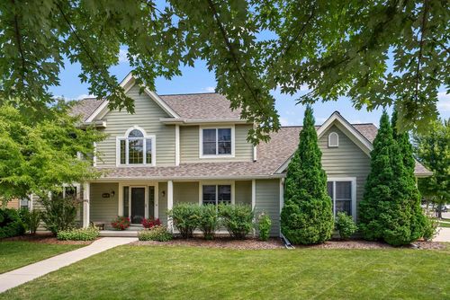 1090 Canary Court, Grafton, WI, 53024 | Card Image