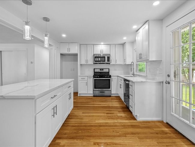 66 Danny Rd, House other with 3 bedrooms, 2 bathrooms and 2 parking in Boston MA | Image 14