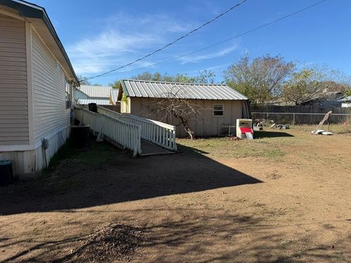 632 Academy St, Blanco, TX, 78606-4596 | Card Image