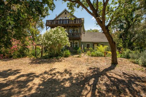 19550 8th St E, Sonoma, CA, 95476-3855 | Card Image