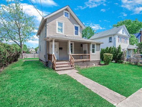 211 Belmont Ave, Westbury, NY, 11590-2101 | Card Image