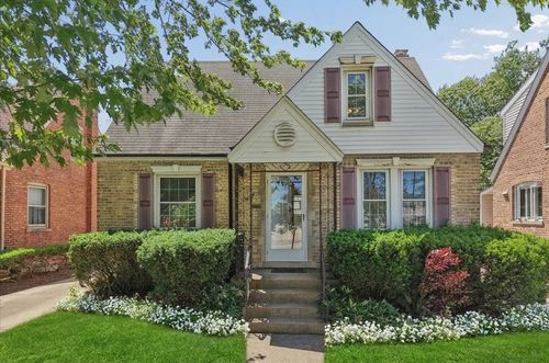 1934 Canfield Rd, Park Ridge, IL, 60068-5646 | Card Image
