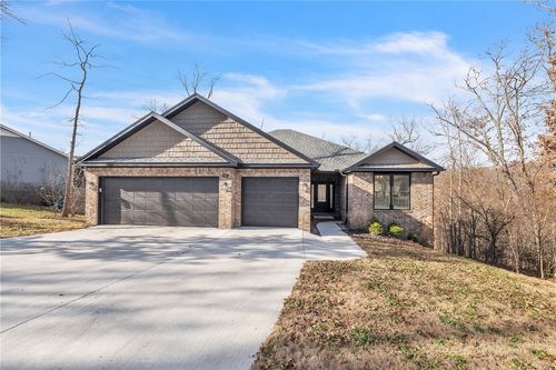 5 Burns Cir, Bella Vista, AR, 72714-4215 | Card Image