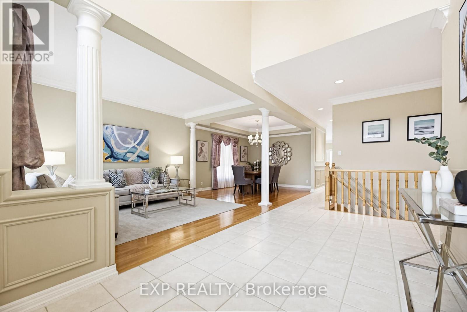 Residential in Richmond Hill (Oak Ridges) 5