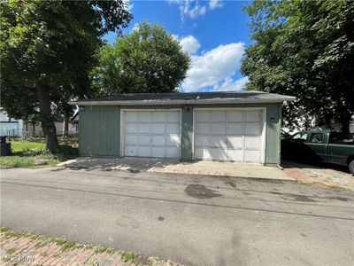 View of garage | Image 3