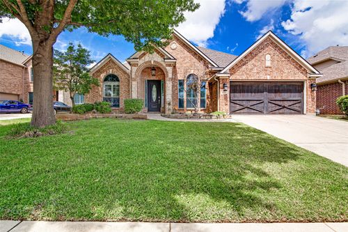 904 Monticello Dr, Burleson, TX, 76028-8208 | Card Image
