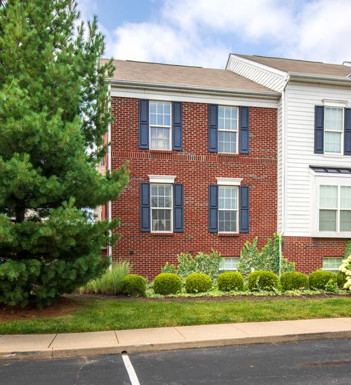 2332 Aristocracy Cir, Lexington, KY, 40509-8584 | Card Image