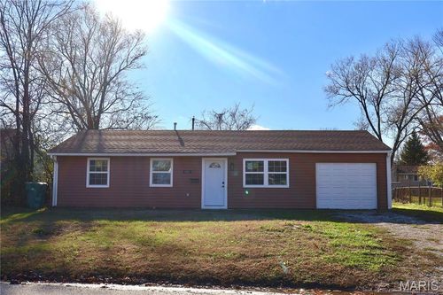 4912 Piggott Ave, East Saint Louis, IL, 62207-1323 | Card Image