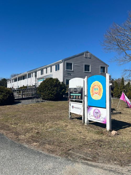 254 Shore Road, Pocasset, MA, 02559 | Card Image