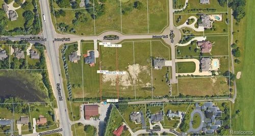 5270 Fairway Trl, Grand Blanc, MI, 48439-9445 | Card Image