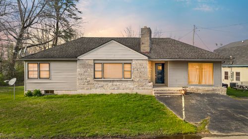 221 Halls Rd, Stanton, KY, 40380-2027 | Card Image