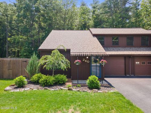 240 Thimbleberry Rd, Ballston Spa, NY, 12020-4384 | Card Image
