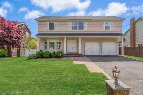 104 Locust Ave, Rockville Centre, NY, 11570-3021 | Card Image