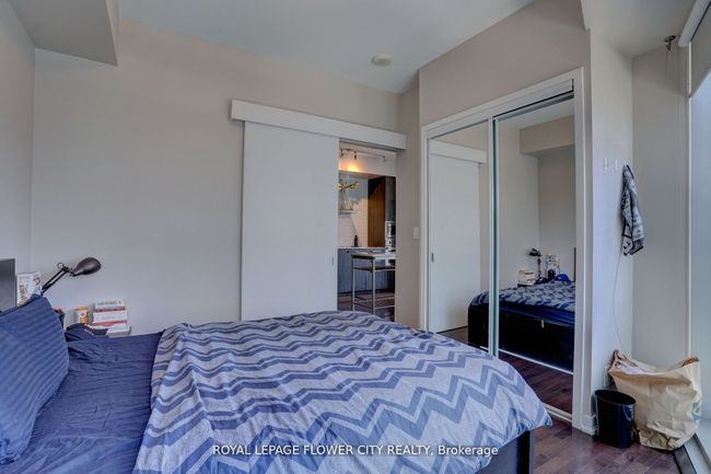 1407 - 12 York St, Condo with 2 bedrooms, 2 bathrooms and null parking in Toronto ON | Image 18
