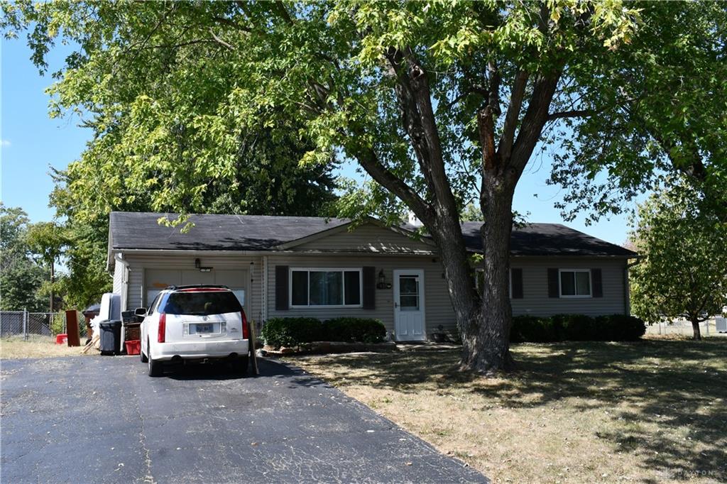 Michael Dr, Carlisle, OH 45005