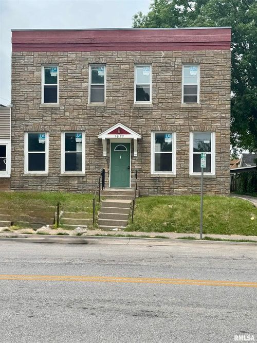 4-1622 Washington St, Davenport, IA, 52804-3639 | Card Image