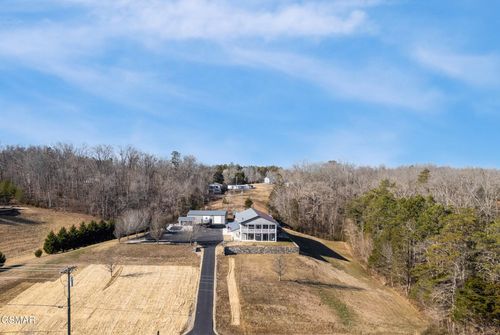 1960 Indian Creek Rd, Dandridge, TN, 37725-6823 | Card Image