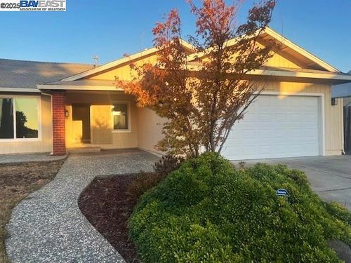 607 Crested Dr, Suisun City, CA, 94585-2900 | Card Image