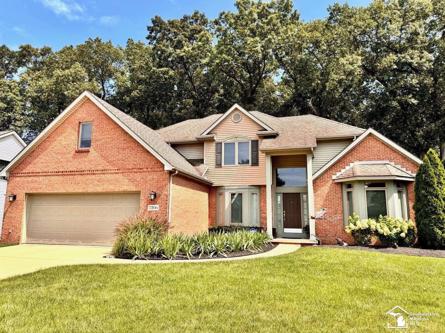 Windsor Ln, Lambertville, MI 48144