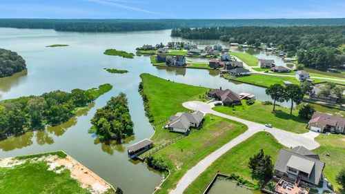 11 Peninsula Pt, Huntsville, TX, 77340-2402 | Card Image