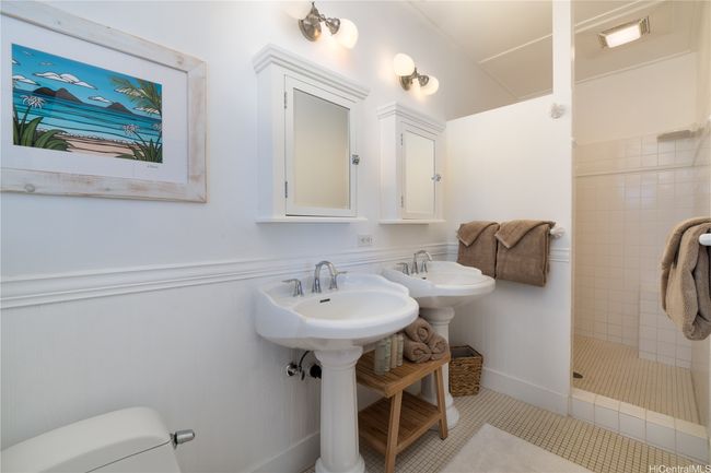 1st Floor Bathroom | Image 12