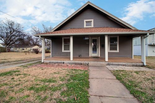508 N Logan St, Newton, KS, 67114-3056 | Card Image