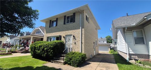 3908 Kenmore Ave, Parma, OH, 44134-2434 | Card Image