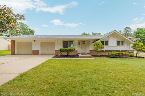 8735 Ringwood Dr, Commerce Township, MI, 48382-3474 | Card Image