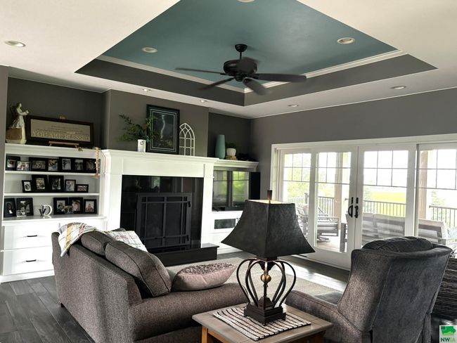 925 Sunrise Trl, House other with 5 bedrooms, 3 bathrooms and null parking in Sioux Center IA | Image 9