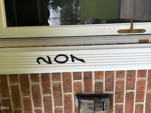 207 S Lincoln St, Benson, NC, 27504-1607 | Card Image