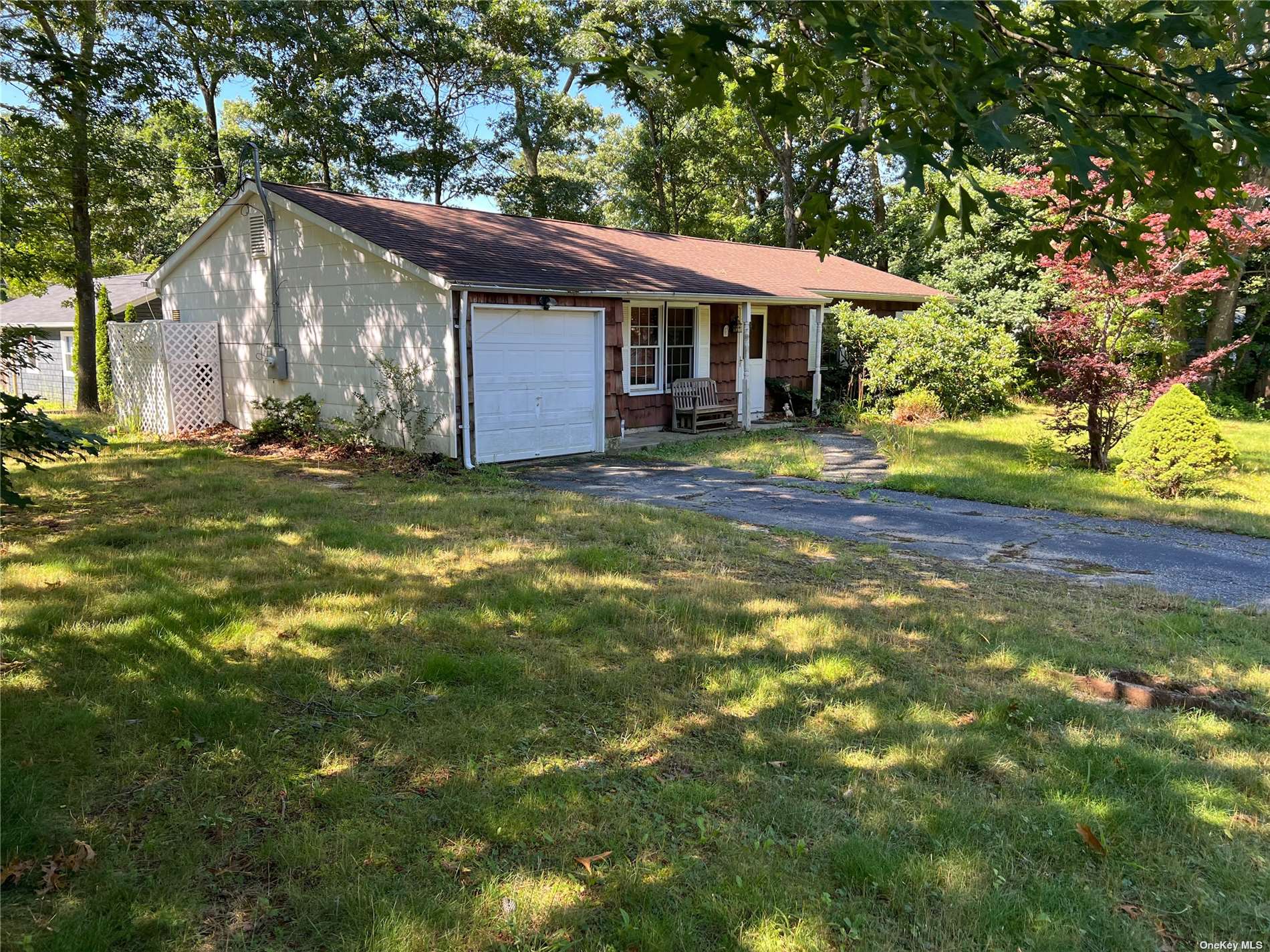 Northview Trl, Ridge, NY 11961