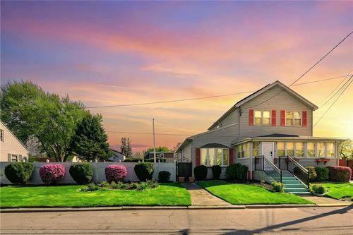 76 Sabra St, Cranston, RI, 02910-1031 | Card Image