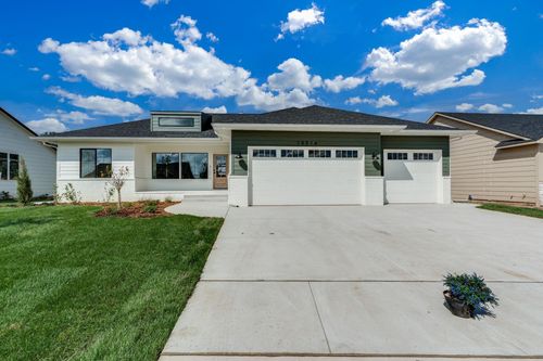 10516 W Graber Cir, Wichita, KS, 67215-8907 | Card Image