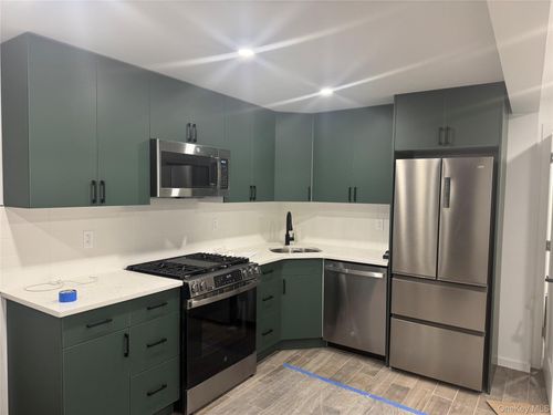 2r-74-45 62nd St, Glendale, NY, 11385-6173 | Card Image
