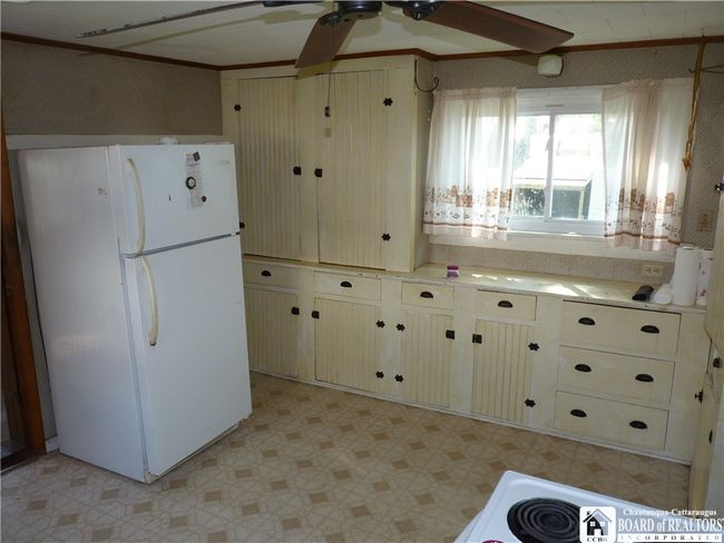 Kitchen area | Image 9
