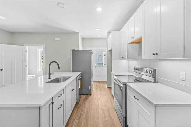 27 Gardner Lane, Condo with 2 bedrooms, 3 bathrooms and null parking in Waterbury VT | Image 4