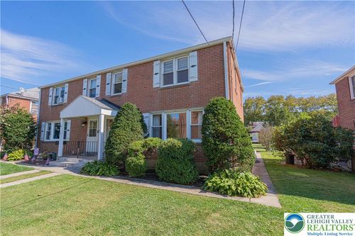 642 Broad St, Emmaus, PA, 18049-3723 | Card Image