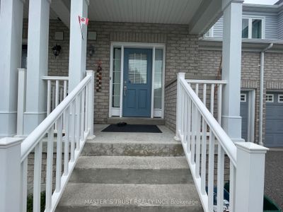 1621 Frolis St, Home with 3 bedrooms, 3 bathrooms and 4 parking in Oshawa ON | Image 1