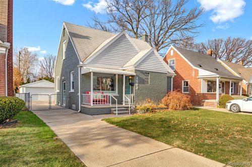 1562 Hollywood St, Dearborn, MI, 48124-4044 | Card Image