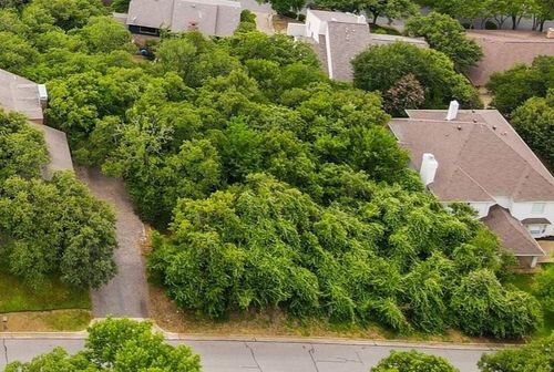 900 Crowley Rd, Arlington, TX, 76012-2809 | Card Image