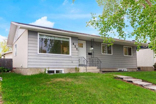 452 Queen Alexandra Way Se, Calgary, AB, T2J3P1 | Card Image